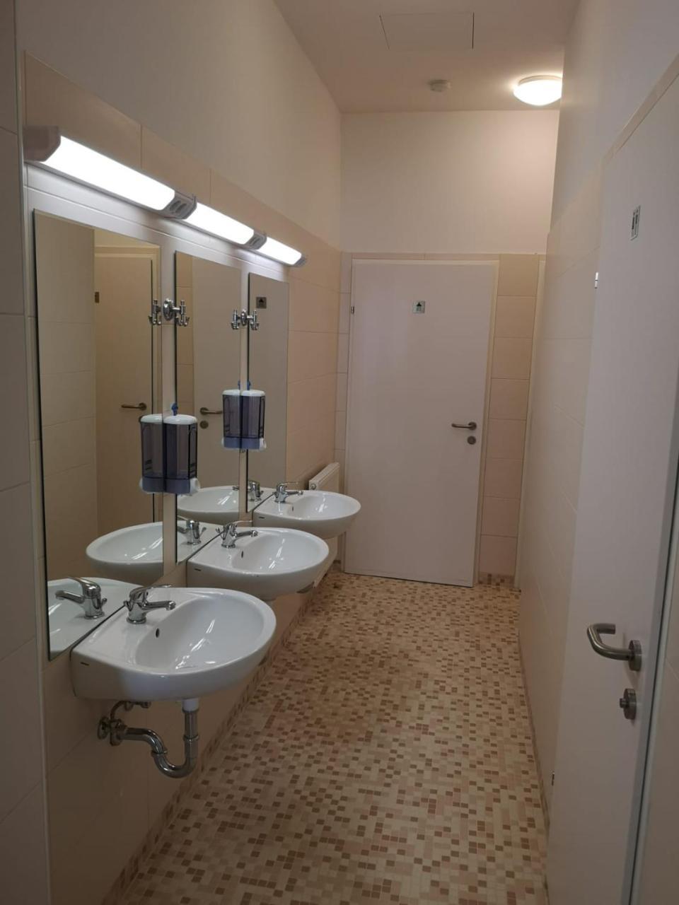 Ch-Hostel Βιέννη Εξωτερικό φωτογραφία